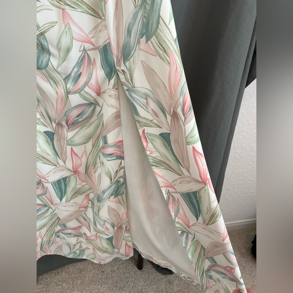 Lulu’s Thriving Moment White Floral Print Puff Sleeve Cutout Midi Dress, Medium - Picture 14 of 16